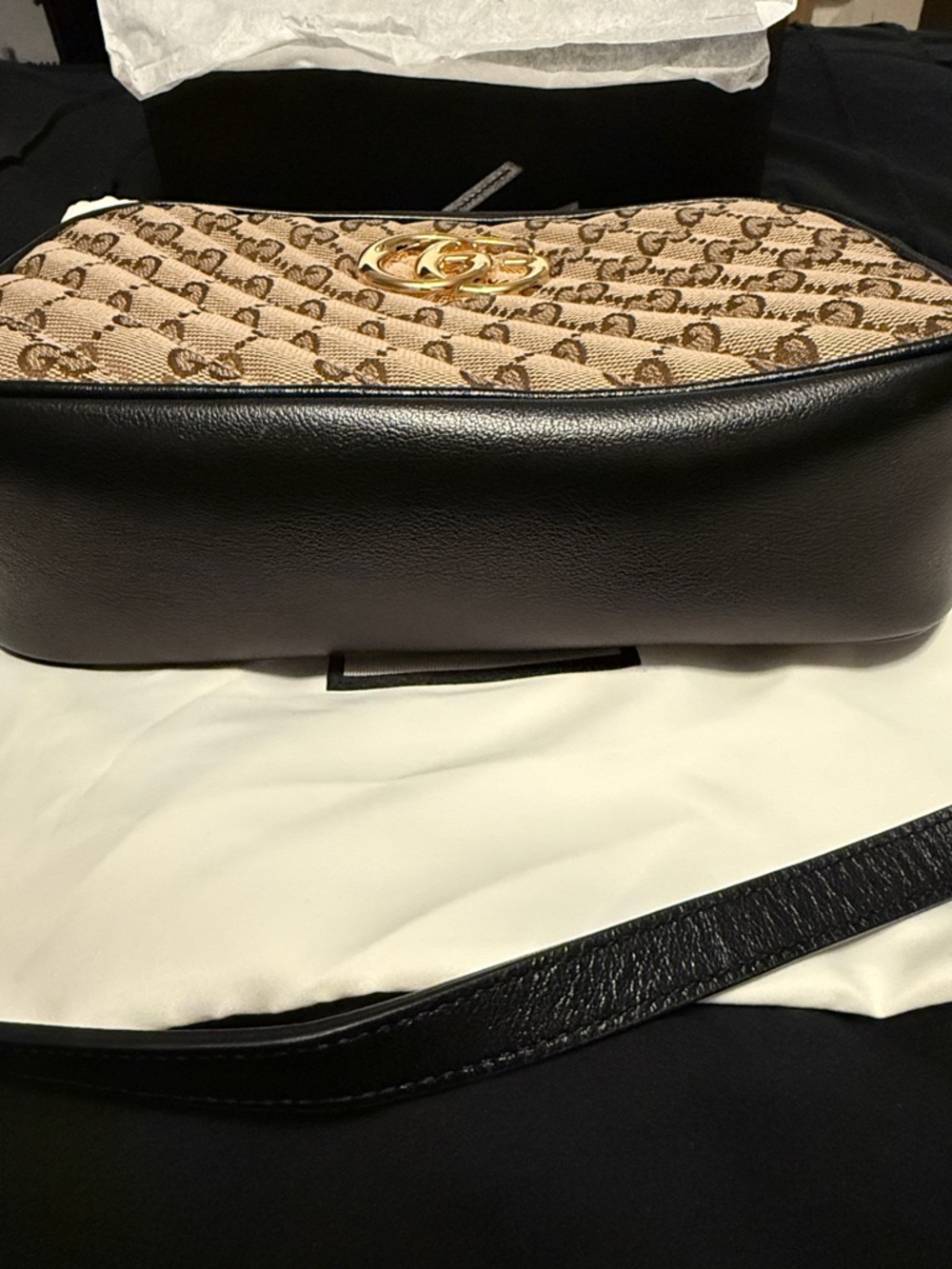 Women designer Crossbody - Picture 2 of 6